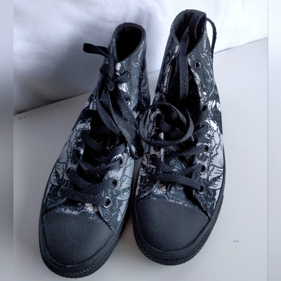 Boot - Picture 1 of 5